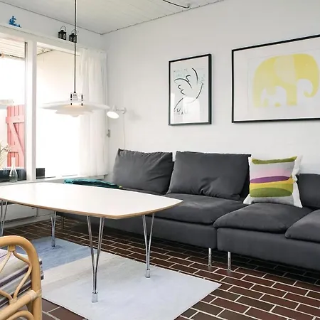 Two-bedroom Holiday In * Pandrup