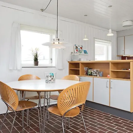 Two-bedroom Holiday In 度假居
